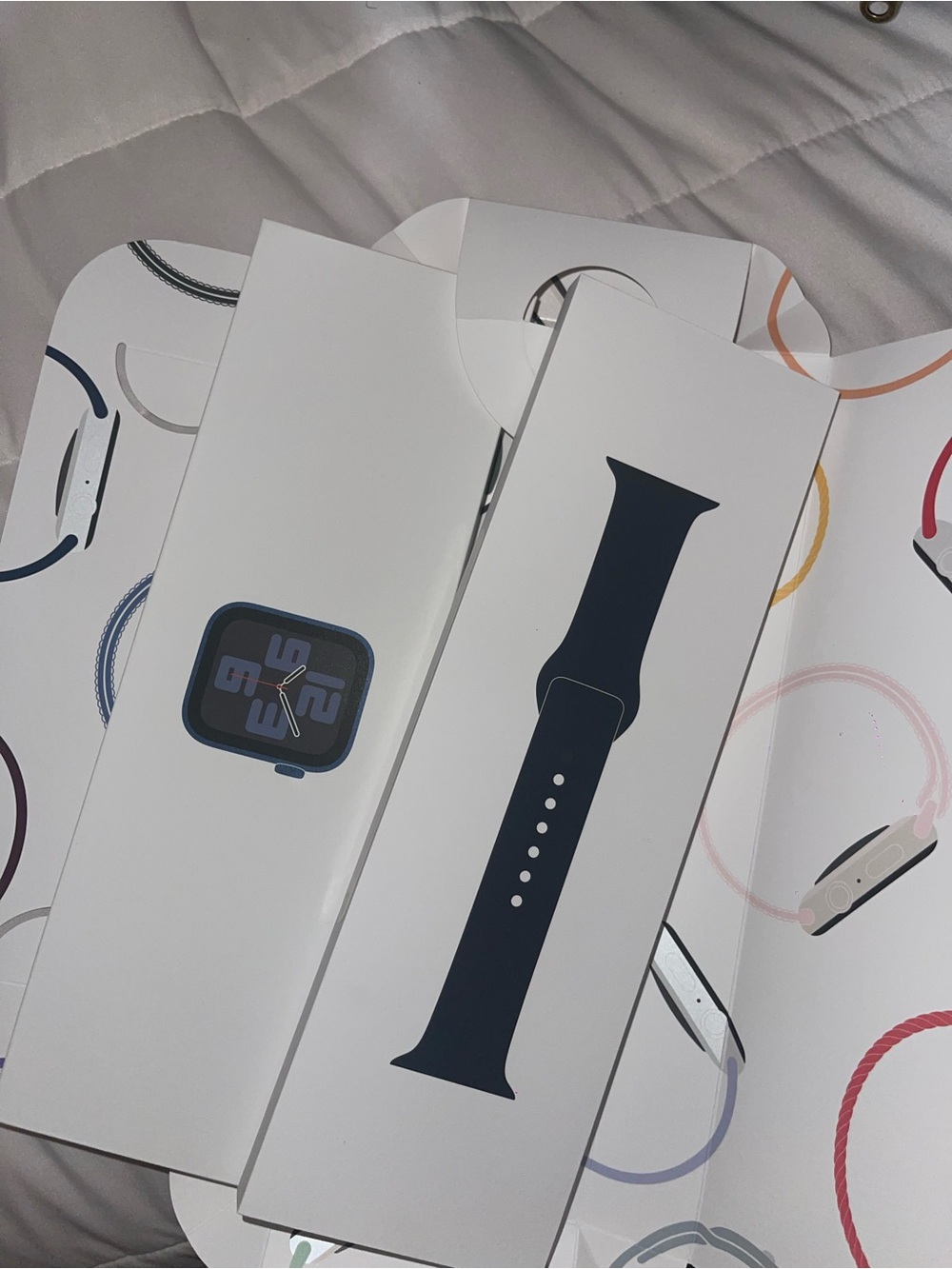 Brand NEW APPLE WATCH SE - GPS+ cellular (2024) midnight aluminum case sport ban